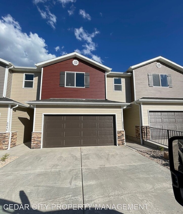 Foto principal - 3 br, 2.5 bath House - 3044 N 225 E