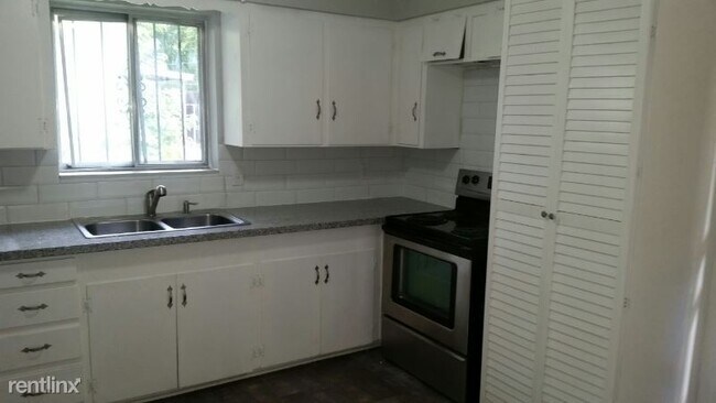 Building Photo - 3 br, 2 bath House - 1332 Gillette St