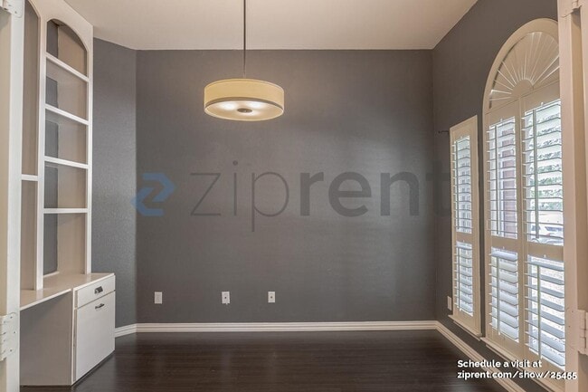 Building Photo - 11853 Del Rio Dr