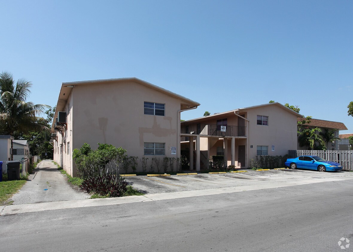 Primary Photo - 2830 Fillmore St