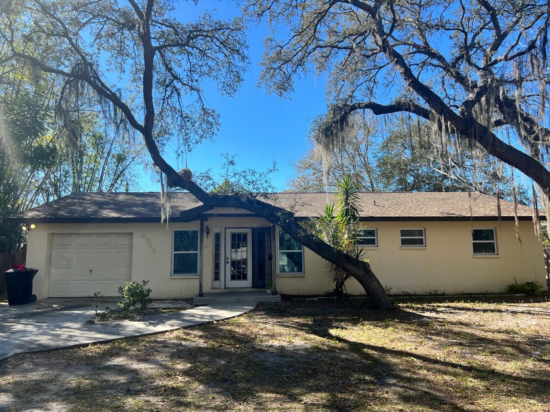 Primary Photo - 3/2/1 home just south of Downtown St Pete