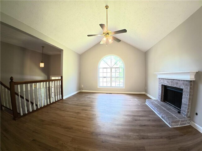 Foto del edificio - 2575 Overlake Dr