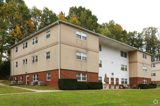 Building - Gaither Manor Apartments