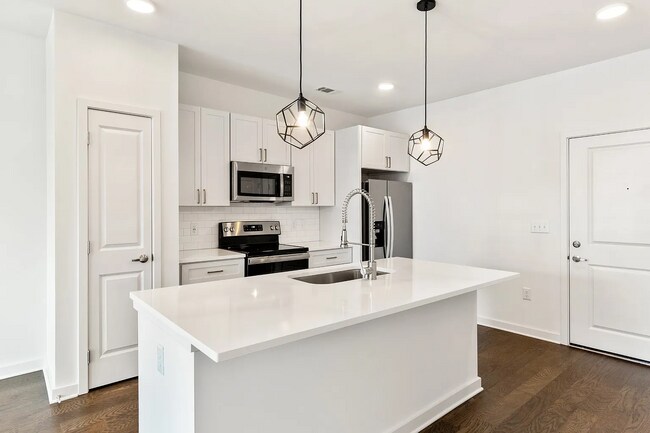 Building Photo - 2525 Arapahoe St