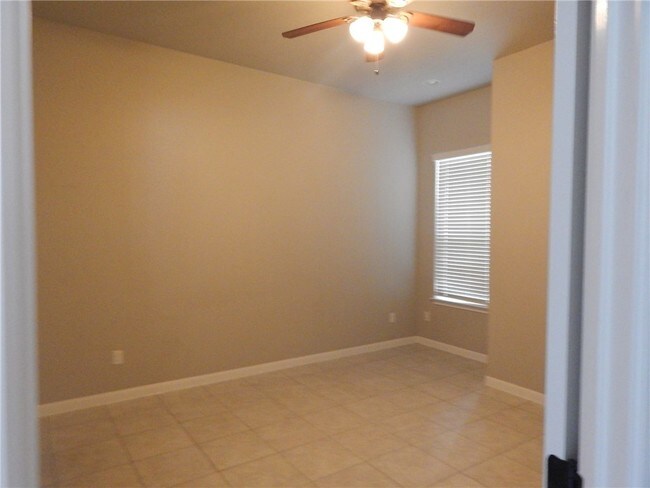Building Photo - 125 S Kanaio Dr