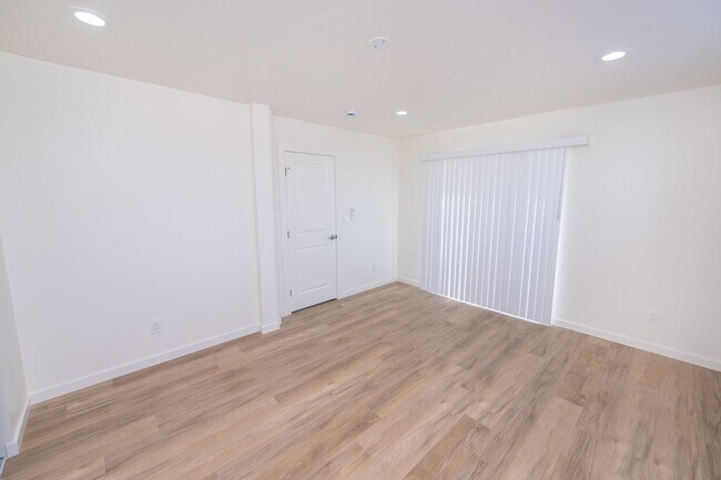 Foto del edificio - 2 BEDROOM / 1 BATH IN LEMON GROVE $2495.00...
