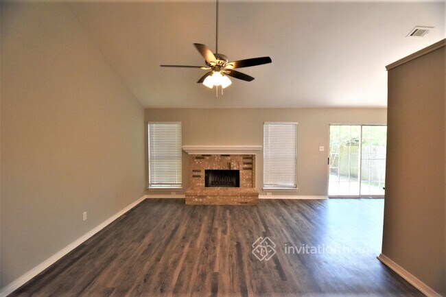 Building Photo - 159 Summerhill Dr