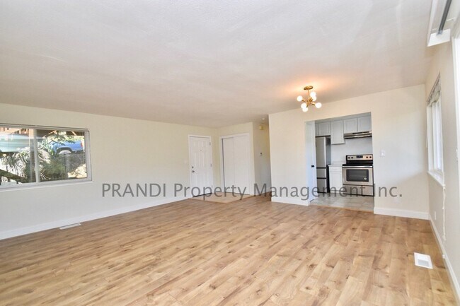 Building Photo - 58 Scenic Ave