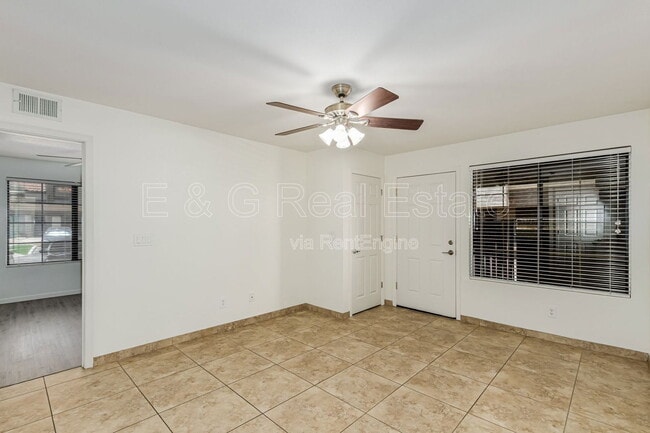 Building Photo - 1905 E University Dr