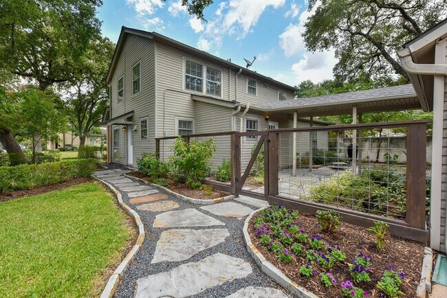 Foto del edificio - 4360 Fiesta Ln