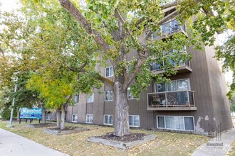 Building Photo - Oasis Apartments