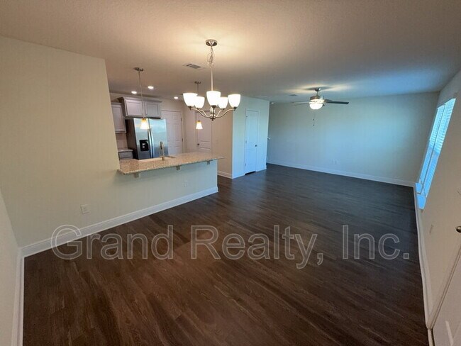 Foto del edificio - 4397 Village Oak Ln