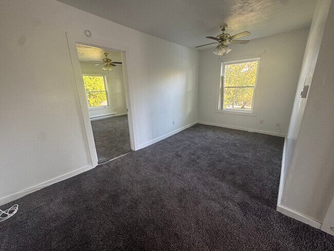 Building Photo - 723 W Jefferson St