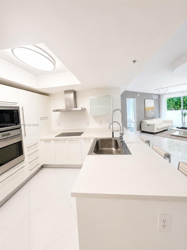 Foto del edificio - 200 Sunny Isles Blvd