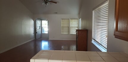 Building Photo - 2876 Upland Dr