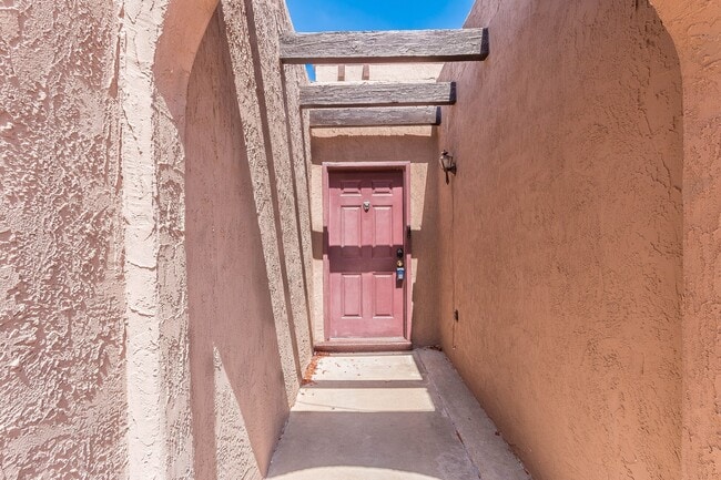Building Photo - Lovely 4 bedroom in West Side El Paso!!
