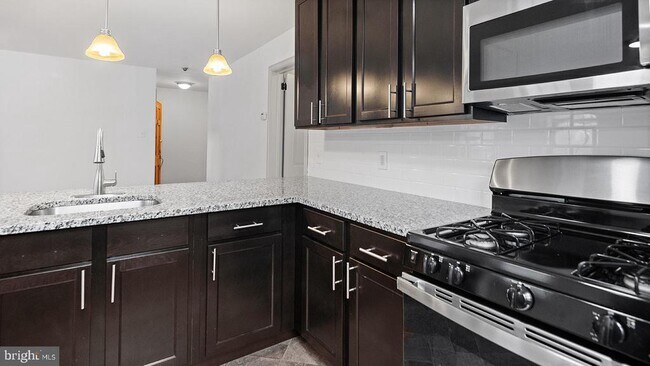 Building Photo - 2900 Woodpipe Ln