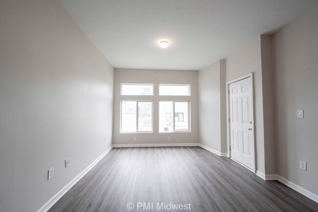 Building Photo - "Charming 2-Bedroom Apartment in Indianapo...