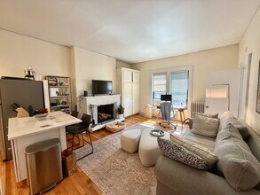 Building Photo - 337 Beacon St