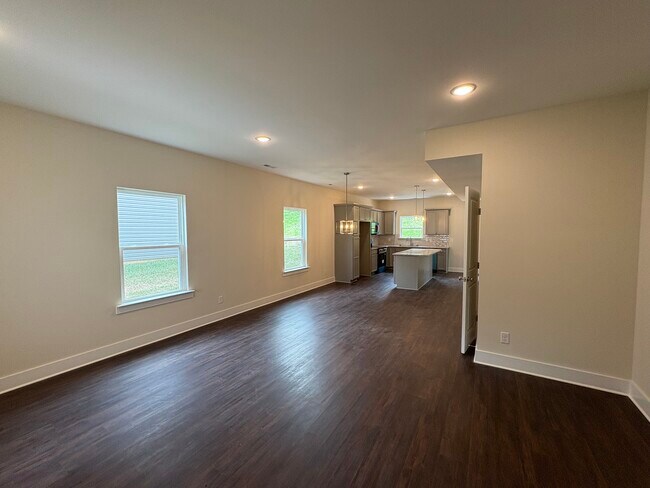 Foto del edificio - 4691 Heiskell Dr