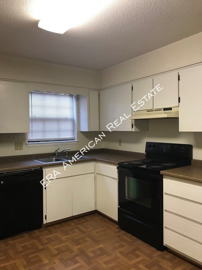 Foto del edificio - Green Arbor Townhome