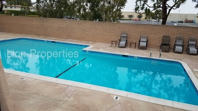 Building Photo - 12300 Montecito Rd