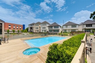 Building Photo - 2023 Gentryside Dr