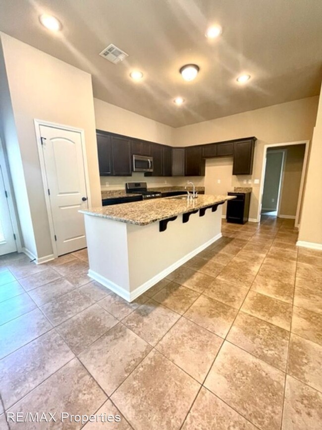 Building Photo - 4 br, 2 bath House - 17076 Enterprise