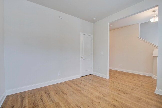 Building Photo - 7824 Montview Rd