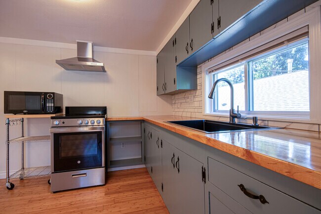 Foto del edificio - 11000 SW Walnut St