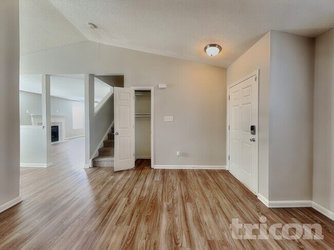 Foto del edificio - 4932 Aldersbrook Dr