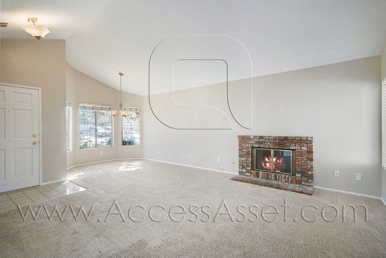 Charming 3 Bed/2 Bath Home In Highly Desir... - Charming 3 Bed/2 Bath Home In Highly Desir...