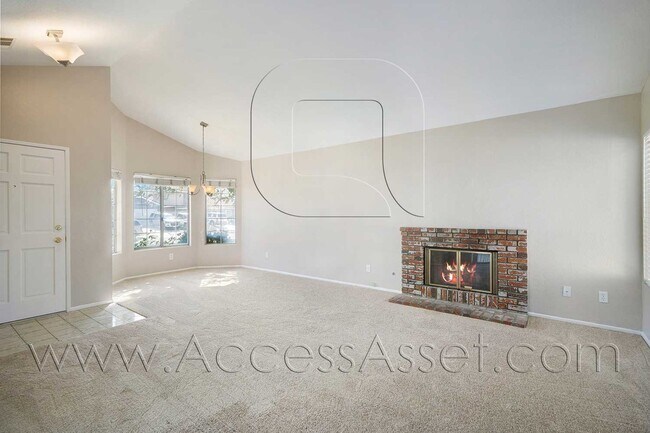 Foto del edificio - Charming 3 Bed/2 Bath Home In Highly Desir...