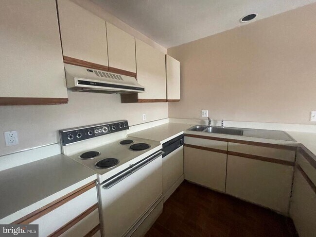 Foto del edificio - 50 Brainerd St