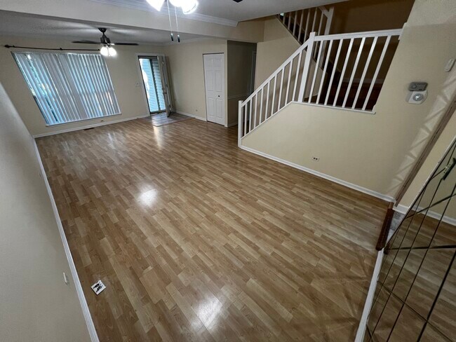 Building Photo - 163 Horizon Cir