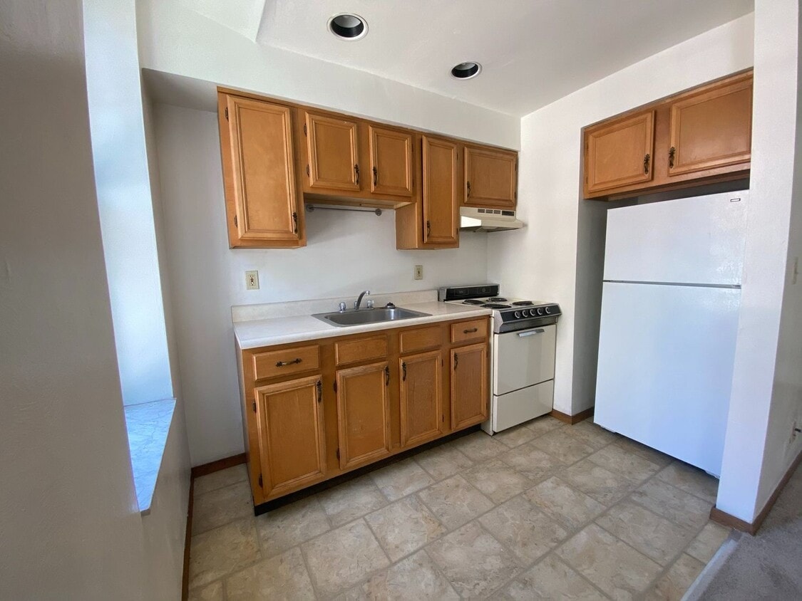 Primary Photo - Spacious 1BR on Fifth Ave!! Ideal Oakland ...
