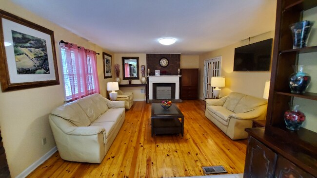 Foto del edificio - 3691 Bouldercrest Rd
