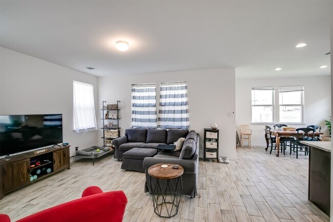 Foto del edificio - 283 Fabion St