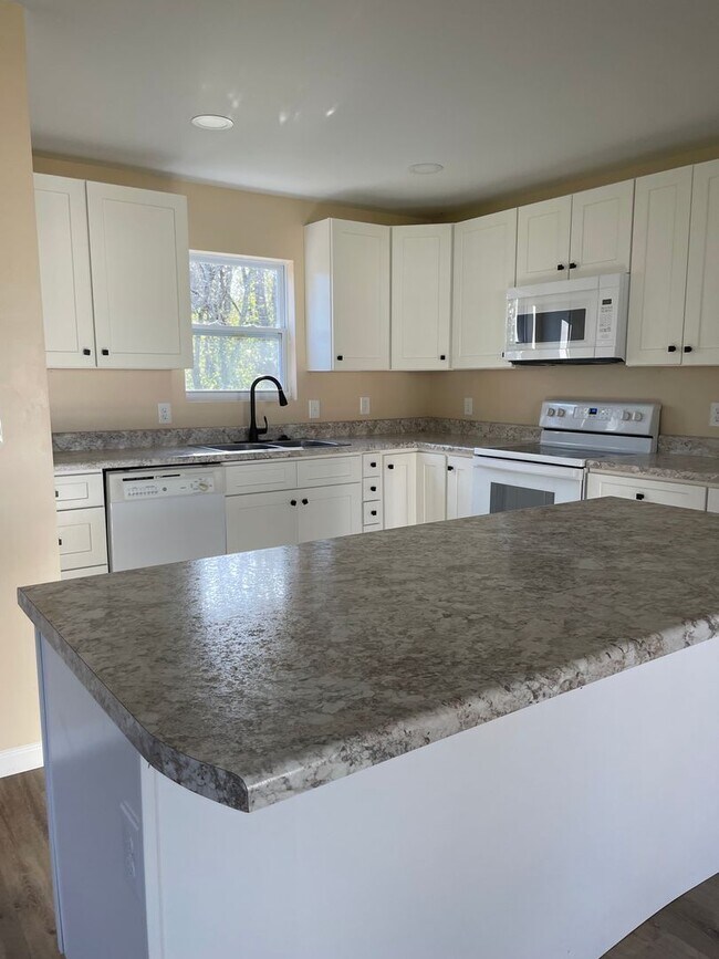 Foto del edificio - Knoxville 37914 - 2 bedroom 1 bath home - ...