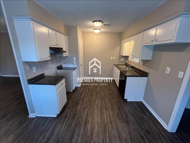 Building Photo - 3394 Bentley - Available Now!