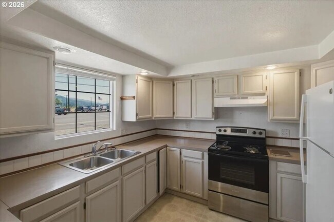 Foto del edificio - 1290 Riggs Hill Rd