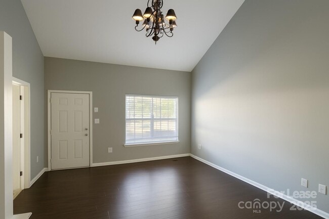 Building Photo - 12172 Bottlebrush Pl