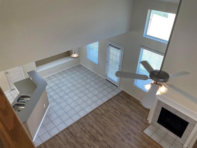 Building Photo - 835 Chase View Dr