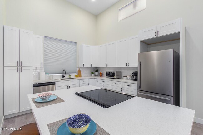 Foto del edificio - 9030 N 73rd Ave
