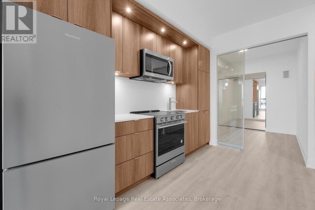 Building Photo - 60 Central Park Roadway