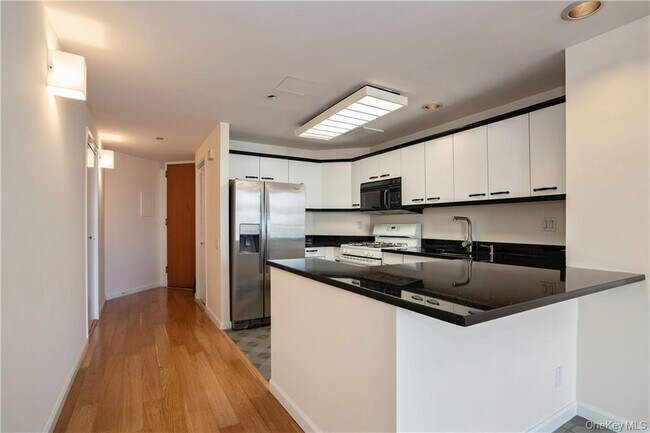 Foto del edificio - 50 E Hartsdale Ave