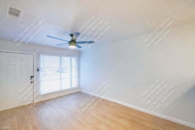 Building Photo - 3 br, 1 bath House - 701 Alto Dr