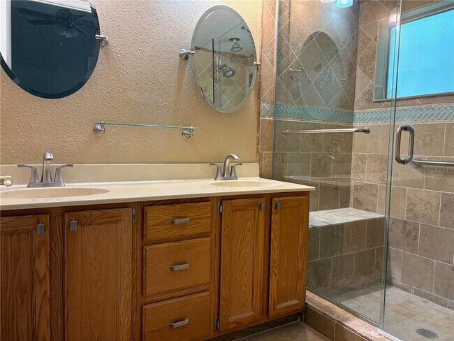 Building Photo - 11647 Peach Grove Ln