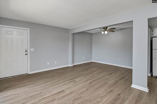 Foto del edificio - 331 W Main St