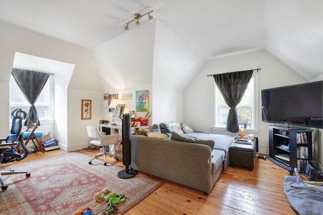 Photo du bâtiment - 374 Lewis St